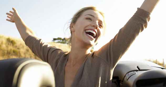 10 Wissenschaftlich nachgewiesene Möglichkeiten, eine glücklichere Person zu werden