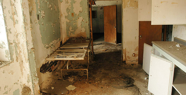 10 schreckliche Krankenhäuser, in denen Sie nie bleiben möchten
